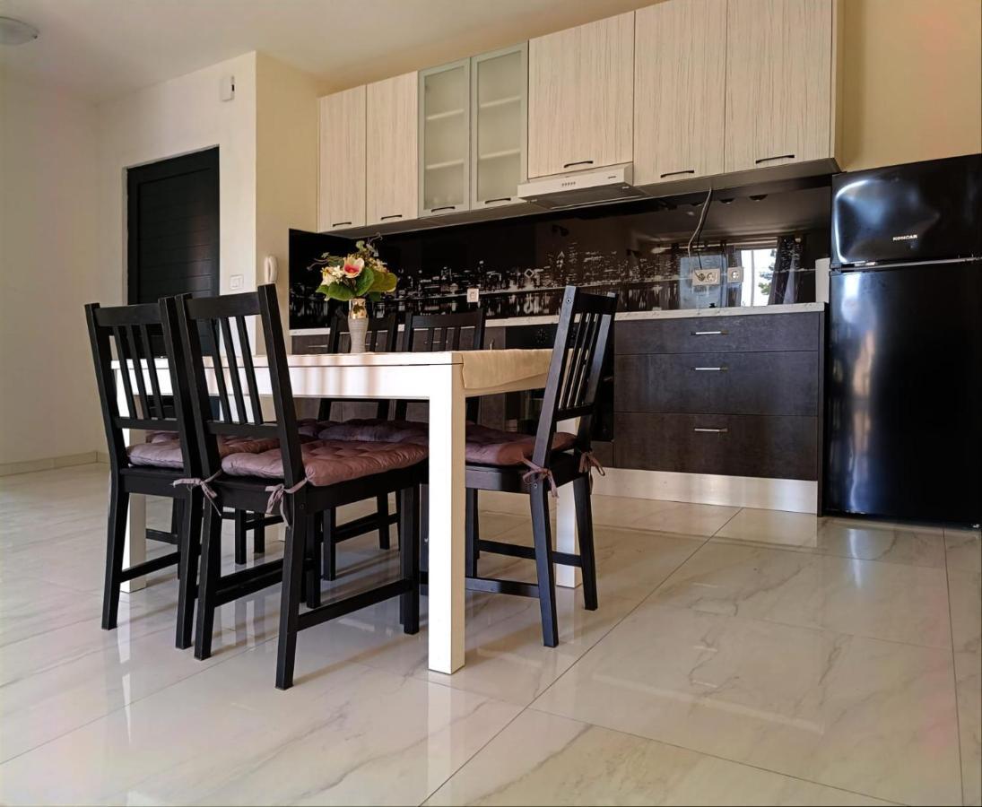Apartmani Triva สปลิท ภายนอก รูปภาพ